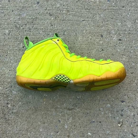 NIKE AIR FOAMPOSITE PRO VOLT NEON YELLOW PENNY ONE 1 624041-700